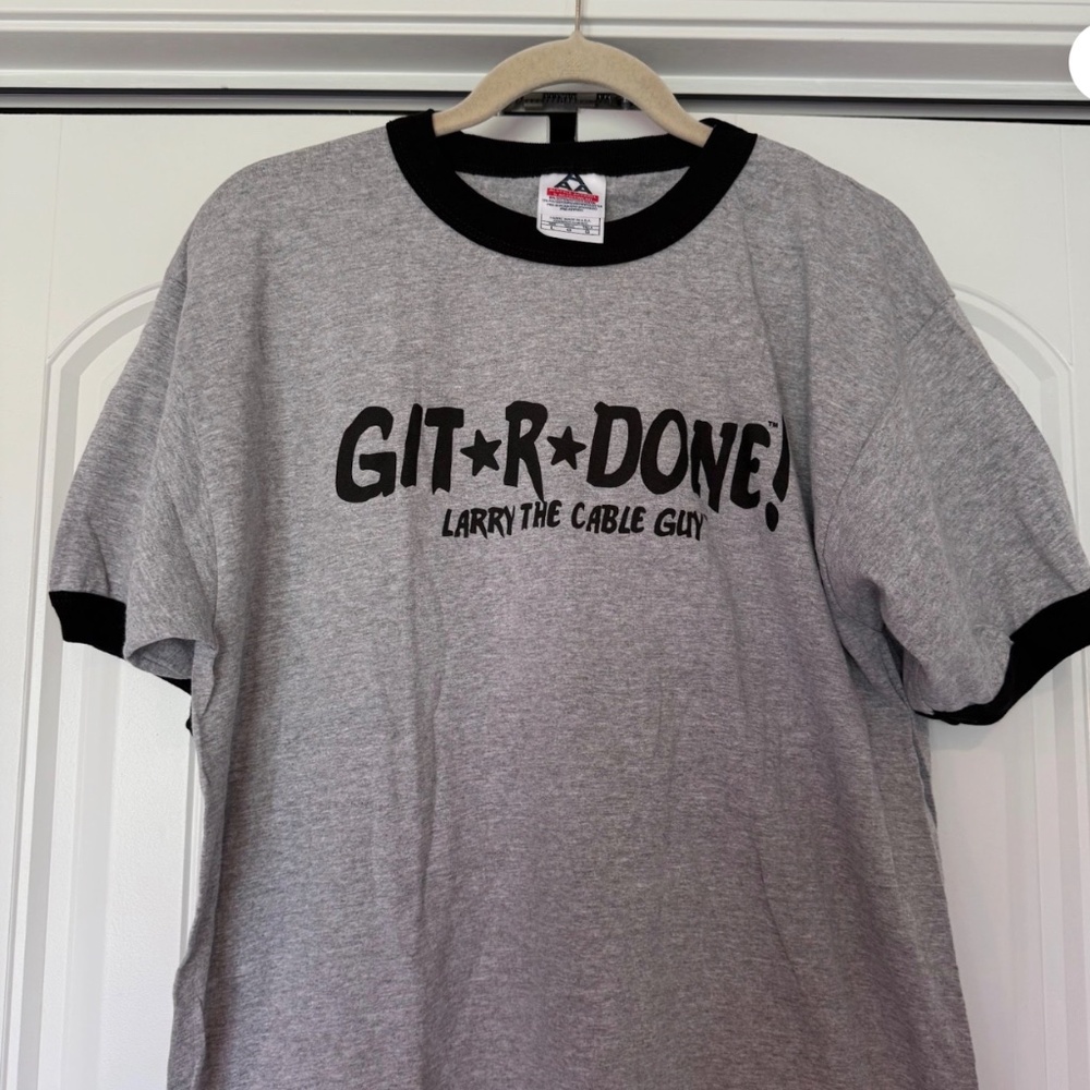 Vintage Larry the Cable Guy Git-R-Done Graphic Ringer T-Shirt 90s 2000s Funny